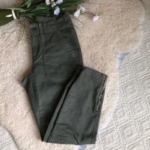 Whitehouse Blackmarket Slim Crop Capris